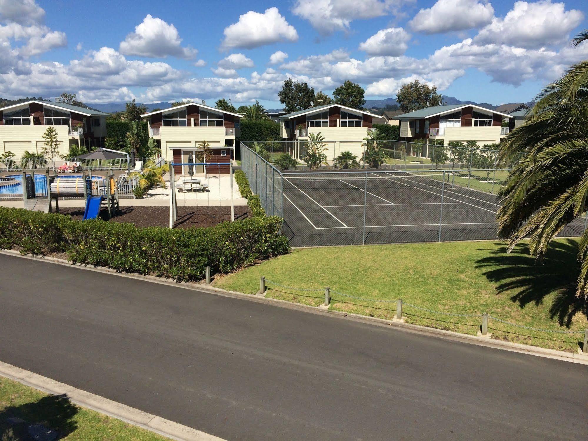 Beachside Resort Motel Whitianga Bagian luar foto